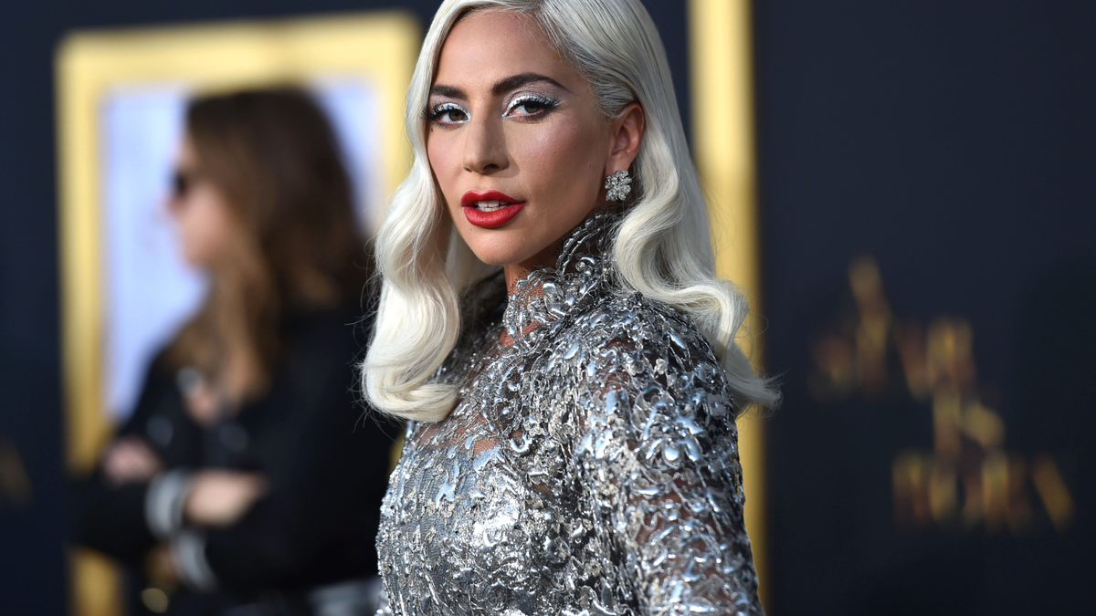 Lady Gaga dementiert Schwangerschaftsgerüchte mit Taylor Swift-Referenz
