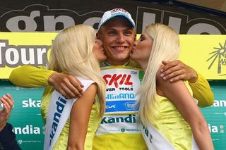 Marcel Kittel (Skil-Shimano) remains in the leader's yellow jersey.