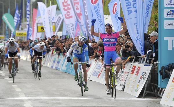 Alessandro Petacchi (Lampre-ISD) gets his stage win