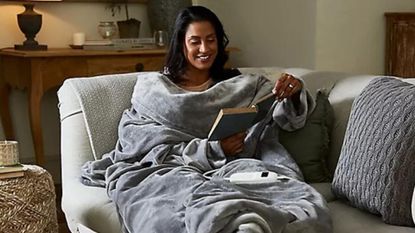 Lakeland The Snuggler Sleeved Heated Throw review my thoughts Woman Home