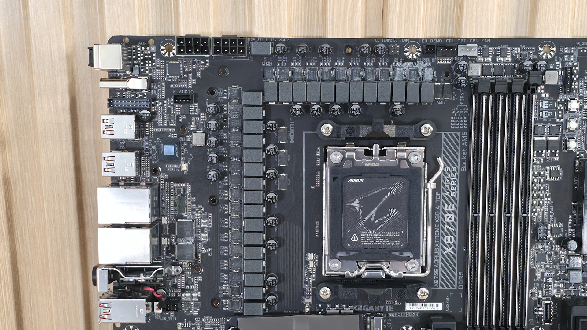 Gigabyte X870E Aorus Xtreme X3D AI Top - VRMs