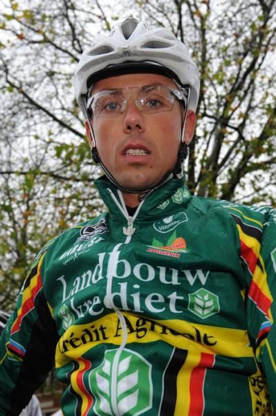 Race favourite Sven Nys (Landbouwkrediet) awaits the start of the Jaarmarktcross.