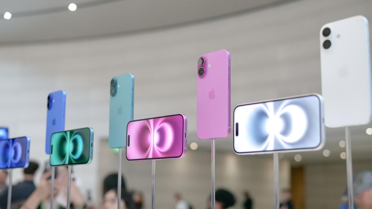 iPhone 16 colors hands-on.