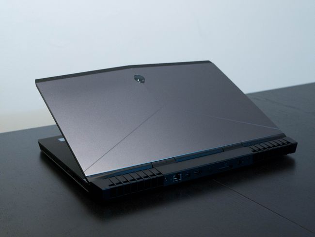 Alienware 15 R3 Review Tom S Hardware Tom S Hardware