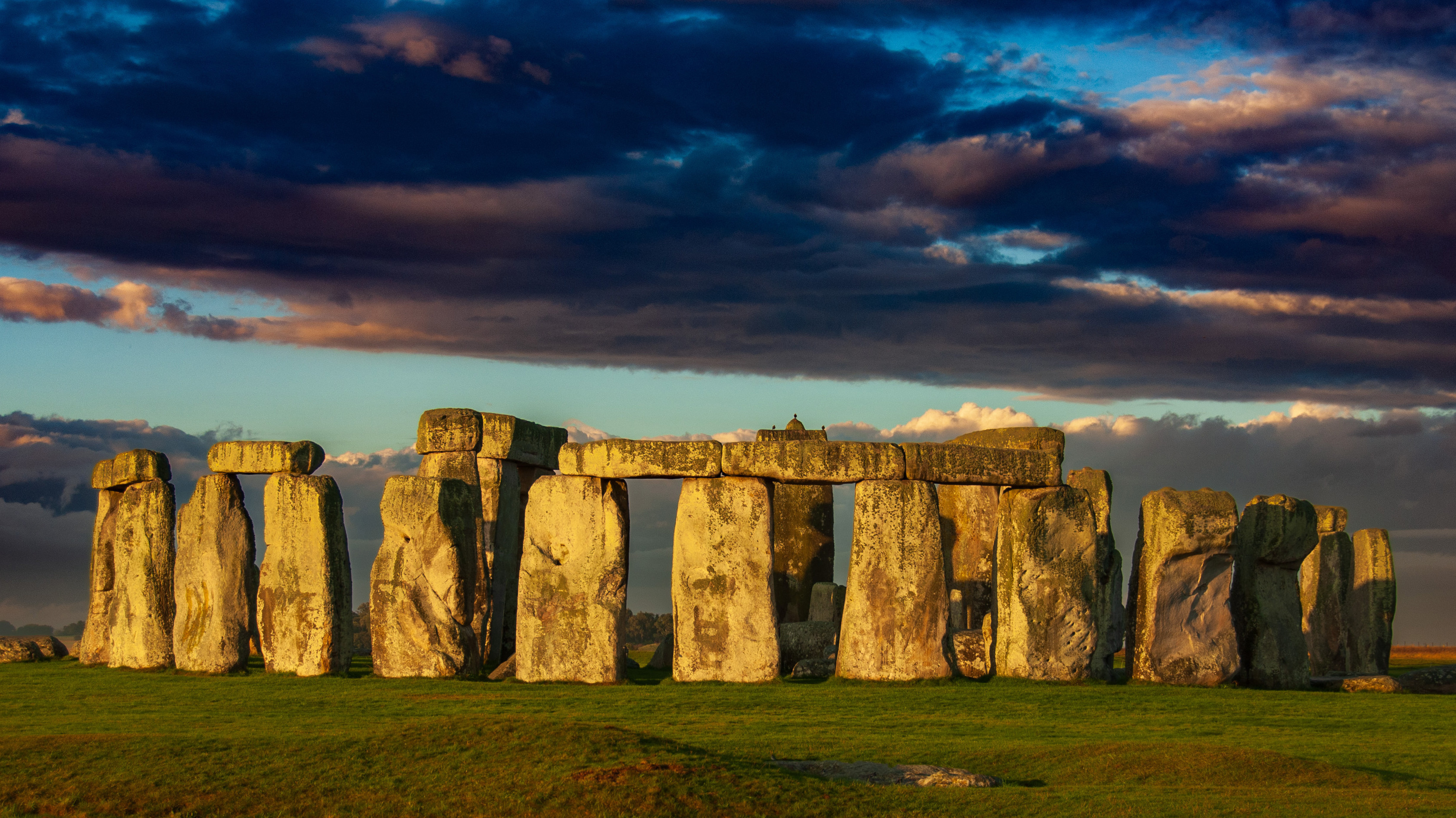 Stonehenge at sunrise