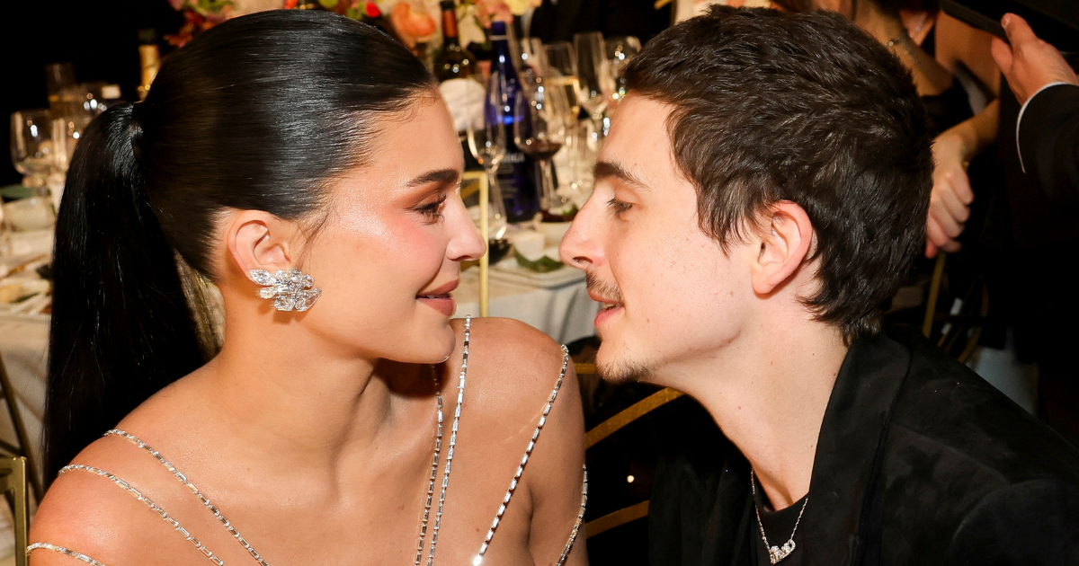 Cameras Caught Kylie Jenner’s Sweet Reaction to Timothée Chalamet’s Golden Globes Win Cameras Caught Kylie Jenner’s Sweet Reaction to Timothée Chalamet’s Golden Globes Win