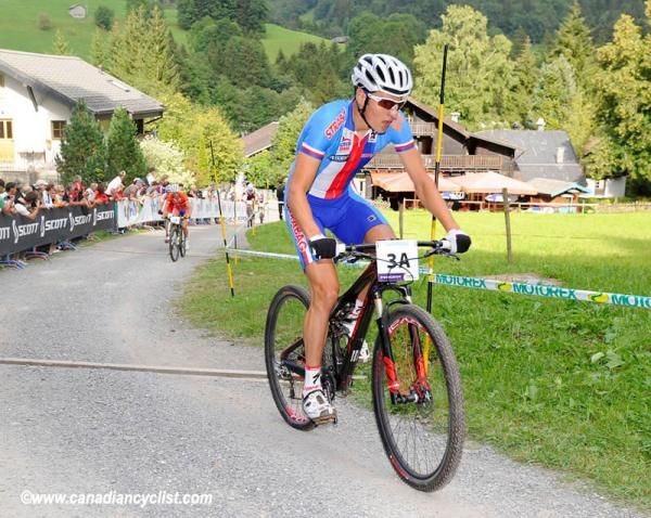 Jaroslav Kulhavy (Czech Republic) chases