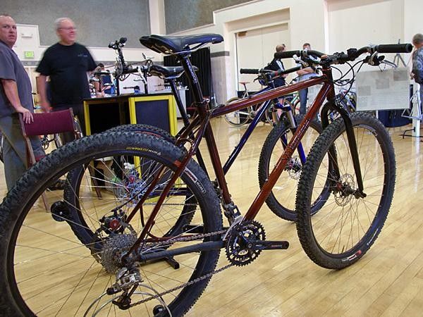Yipsan also showed off this beautiful steel 29er.