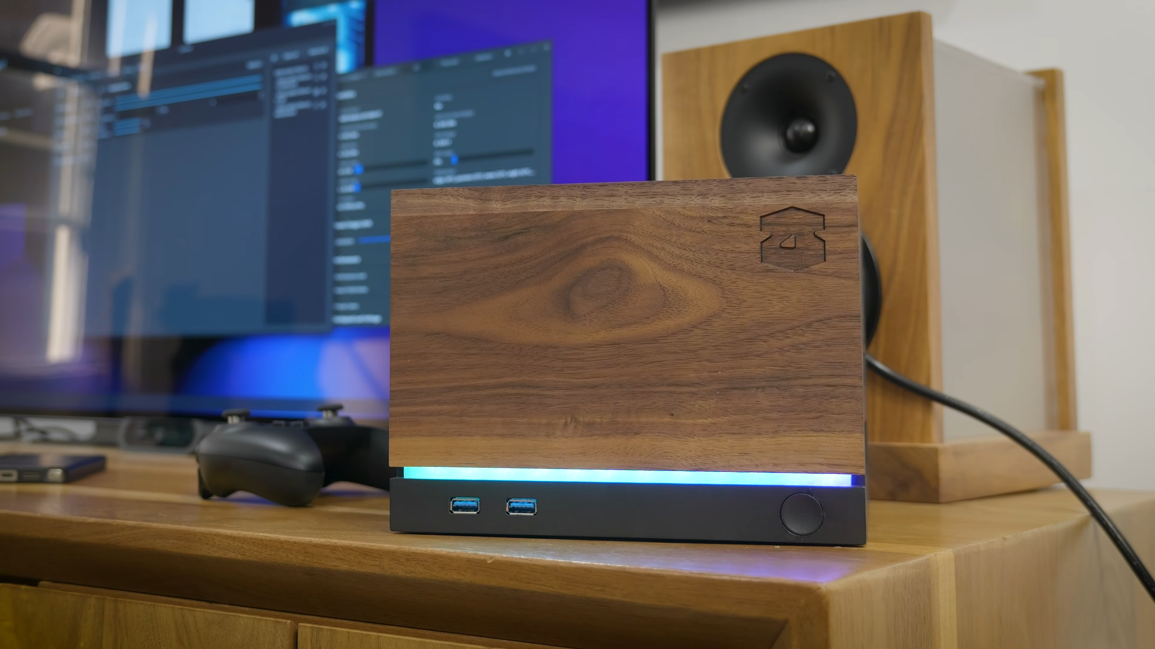 Pictures of Zac Builds' attempt at a Steam Machine, with a wood front plate.