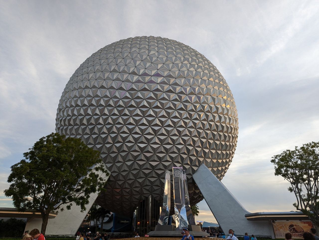 Pixel 6 Camera Samples Sunset at Epcot