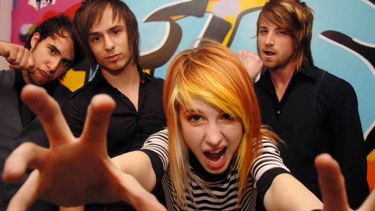 Paramore posing for a photograph in 2005
