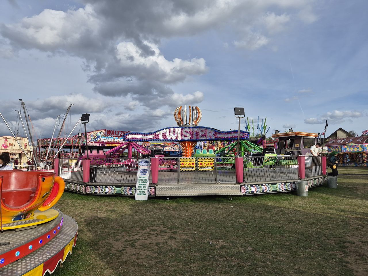 Camera Sample of a funfair captured on the Galaxy Z Flip 7 FE