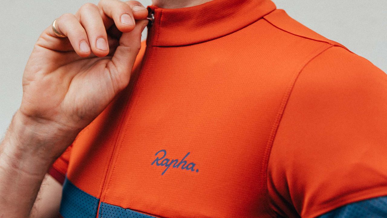 Rapha Brevet vs Le Col Pro