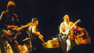 Neil Young and Pearl Jam live together in 1995