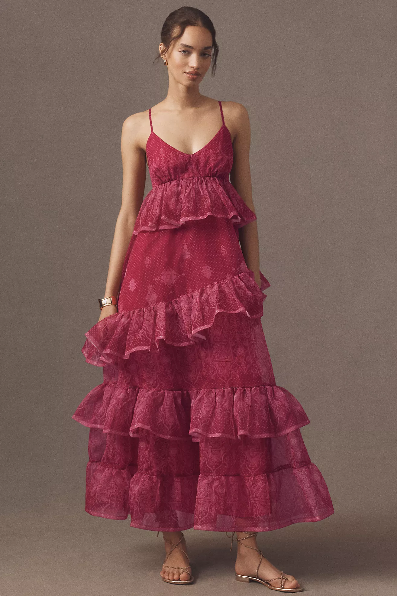 Let me be a sleeveless and transparent Midi dress