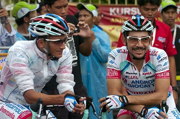 Previous tour winners and Androni Giocattoli teammates Jonathan Monsalve (left) in 2011 and Jose Serpa 2010 discuss tactics prior to stage four