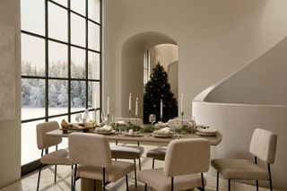 Christmas table decor was and Christmas table centerpiece ideas with white color scheme by h&m