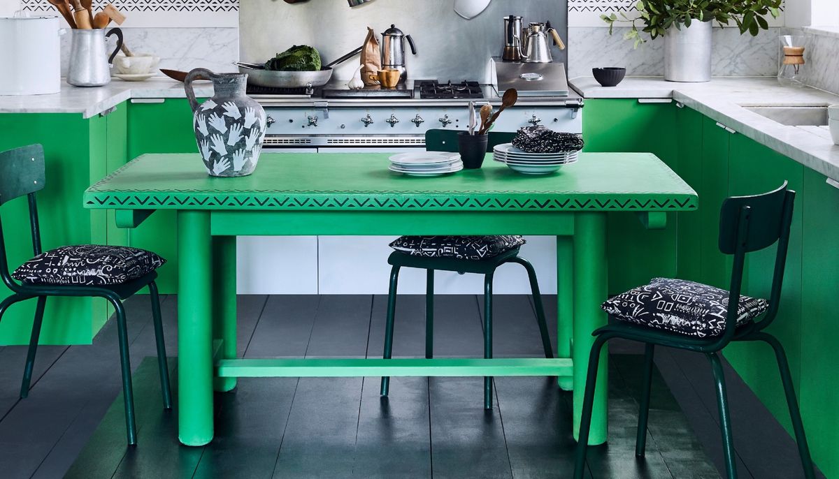 How to paint a dining table - 3 simple steps to update this centerpiece of your home