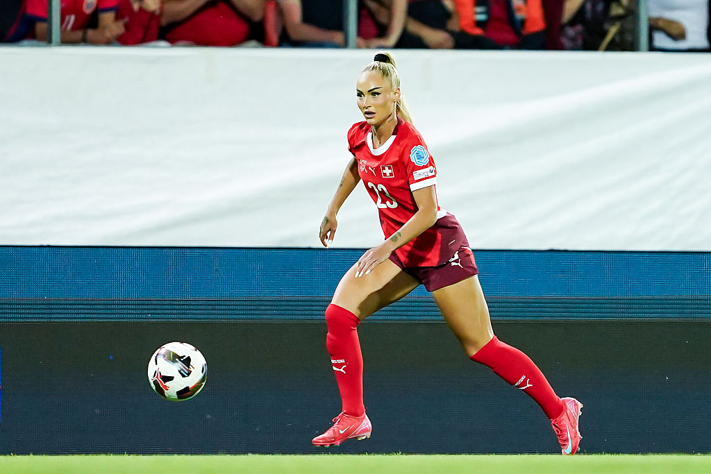  Alisha Lehmann of Switzerland controls the ball during the UEFA Women&#039;s Nations League 2024/25 Grp A2 MD6 match between Switzerland and Norway at Stade de Tourbillon on June 03, 2025 in Sion, Switzerland.