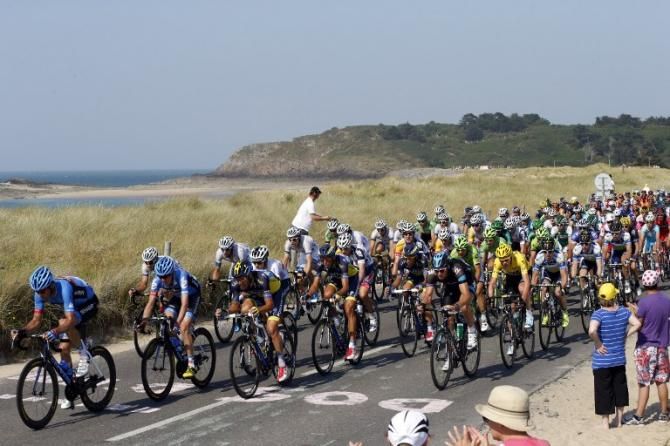 Garmin Sharp hit the front on the windswept coast
