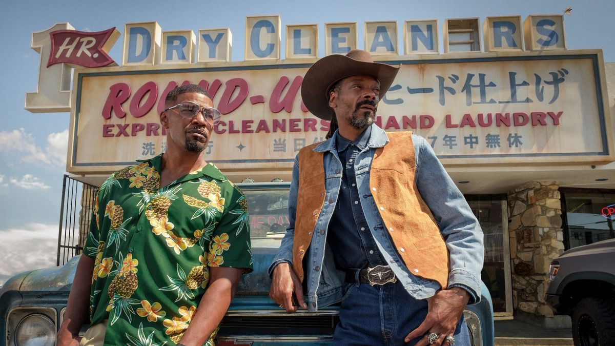 Jamie Foxx and Snoop Dogg star in Day Shift