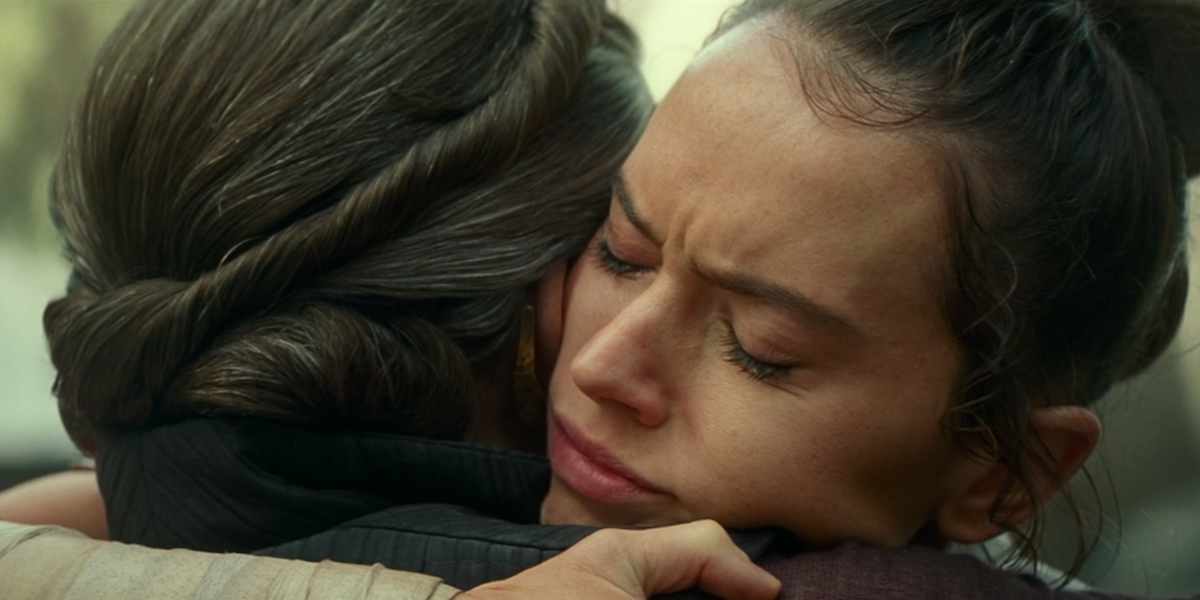 Rey hugging Leia in The Rise of Skywalker