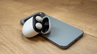 Google Pixel Buds 2 Pro