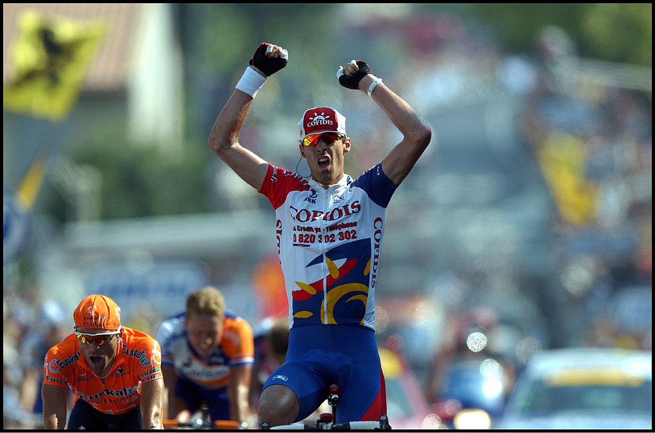 Celebrating a victory in Cofidis colours, a team he rode with for seven years