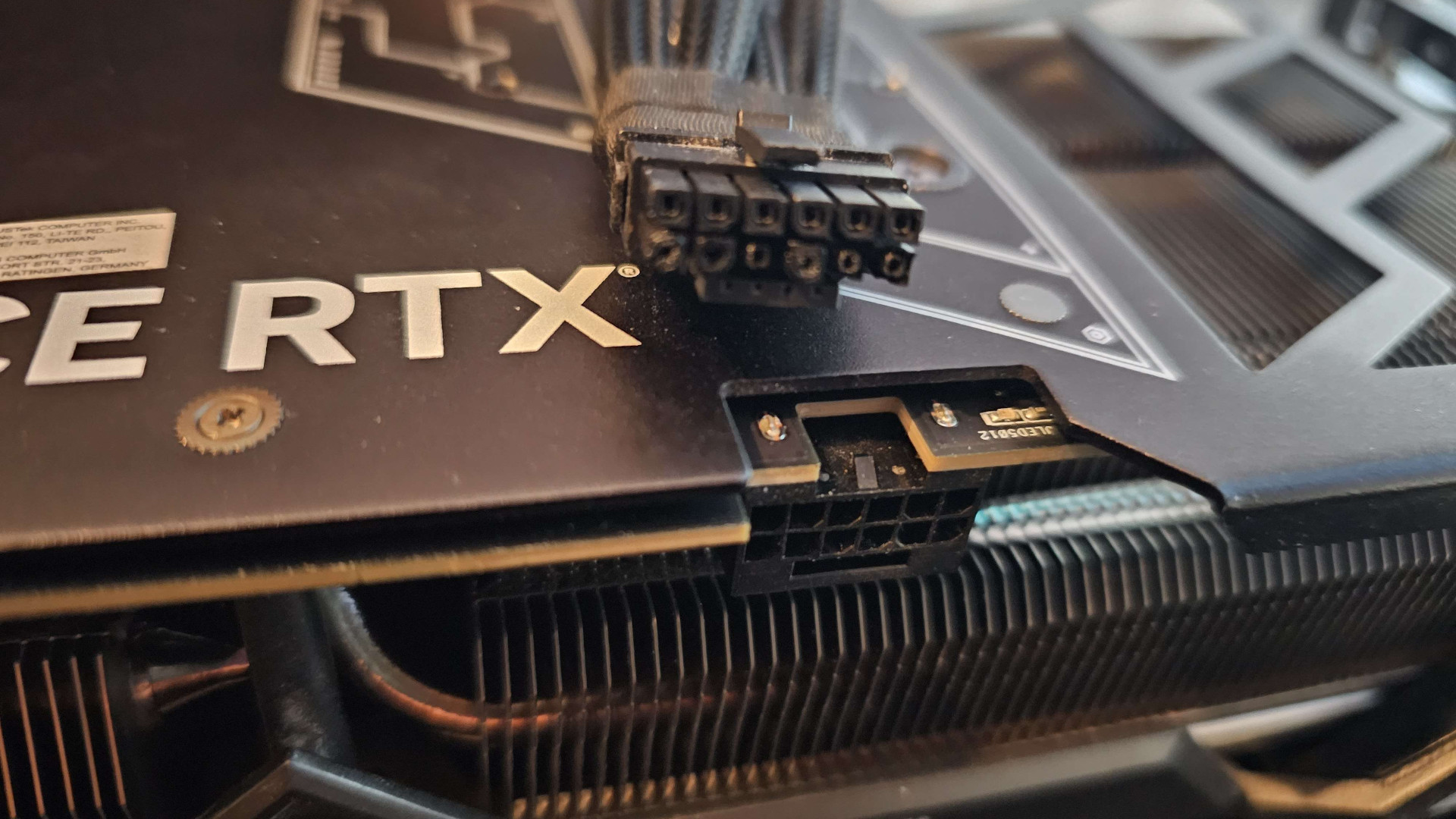 Плохие новости для владельцев графических процессоров Nvidia RTX 4090: проблемы с плавлением кабеля вернулись