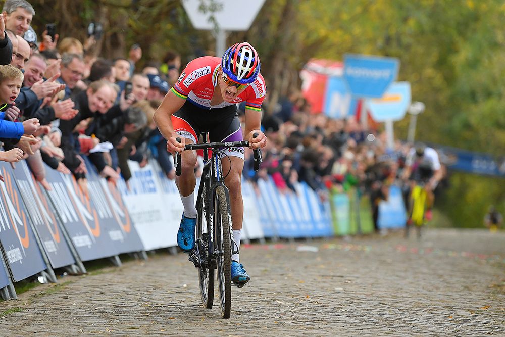 Mathieu van der Poel en route to winning Koppenbergcross