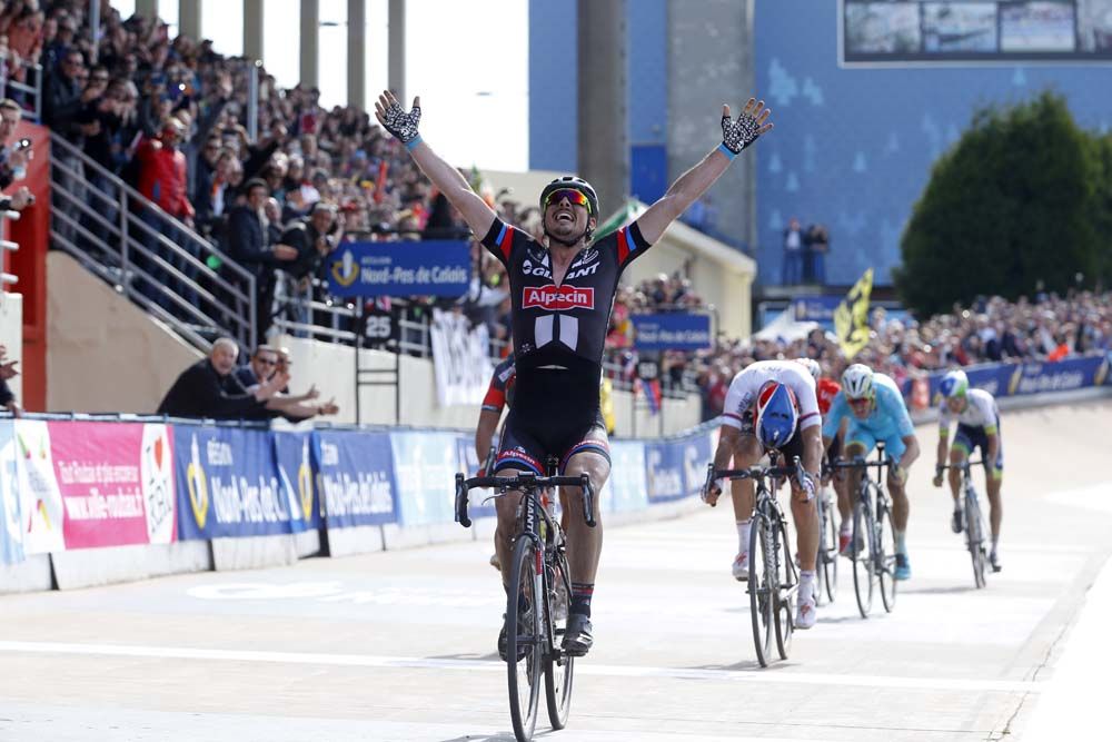 John Degenkolb (Giant-Alpecin) wins the 2015 Paris-Roubaix
