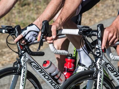 The Hydro R levers' hydraulic cylinder necessitate the tall profile