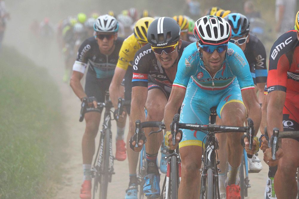 John Degenkolb follows Vincenzo Nibali