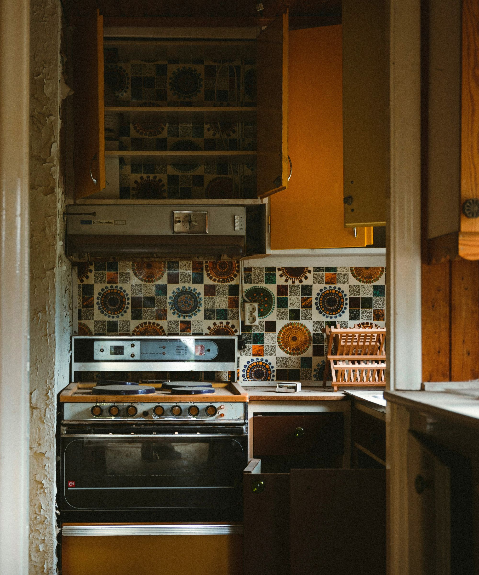 Kitchen with 1970s tiles