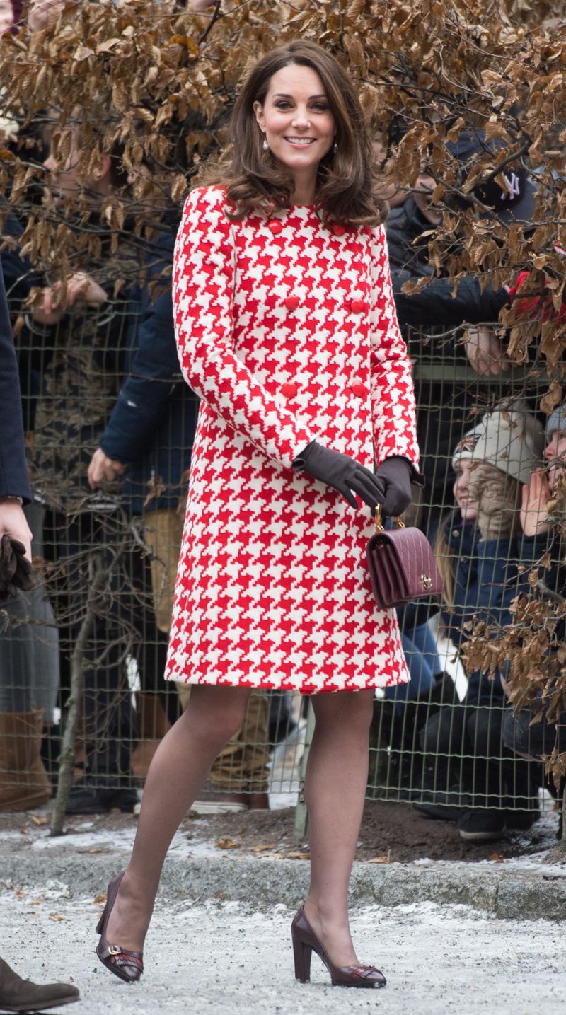 Clothing, Street fashion, Red, Fashion, Fashion model, Dress, Footwear, Pattern, Leg, Design,