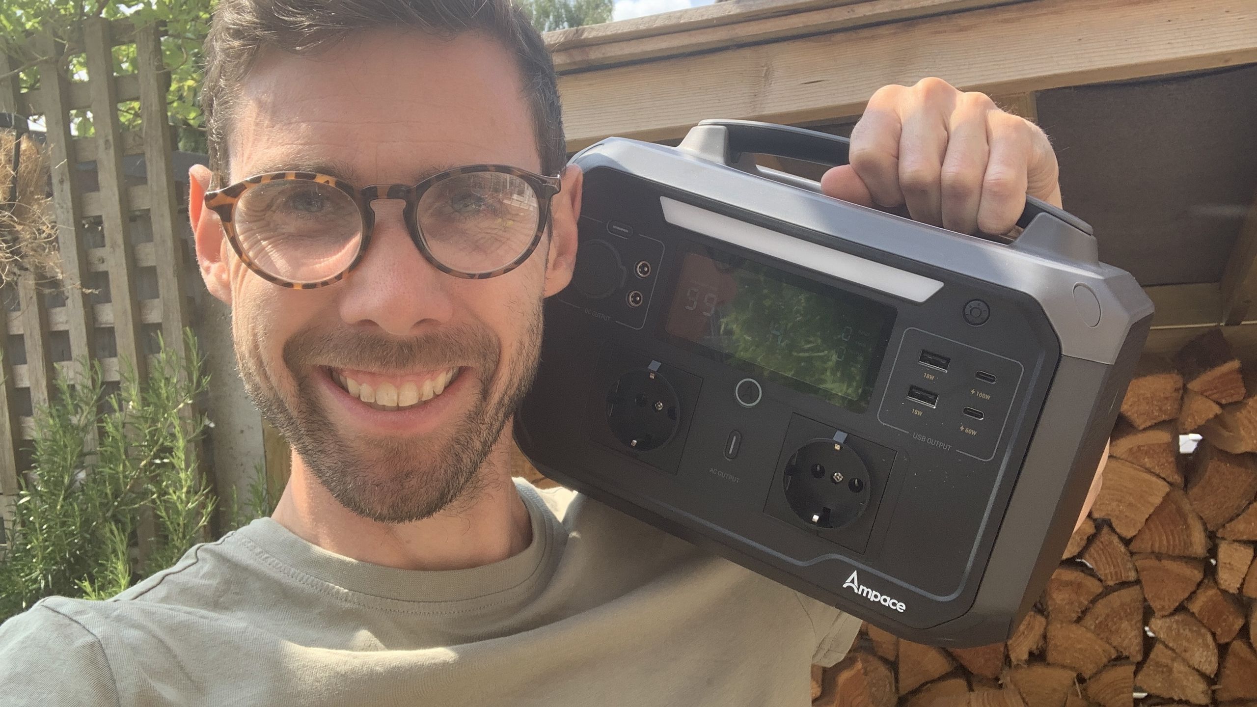 I'm not the Hulk but I don't need to be thanks to the portable Ampace Andes 600 Pro Power Station