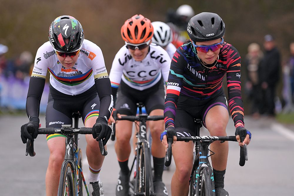 Kasia NIewiadoma (Canyon-SRAM) and world champion Anna van der Breggen (Boels Dolmans) at Omloop Het Nieuwsblad