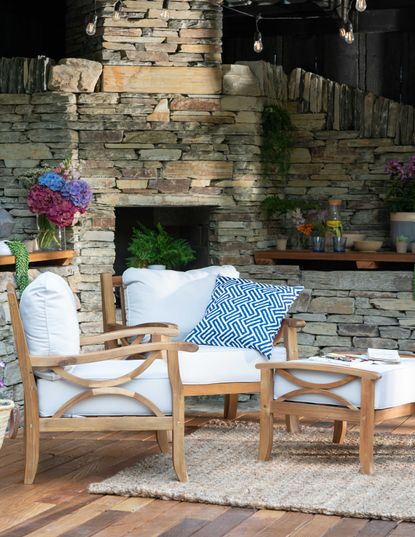 12 Outdoor Fireplace Ideas To Add A Glow To Your Outside Space 