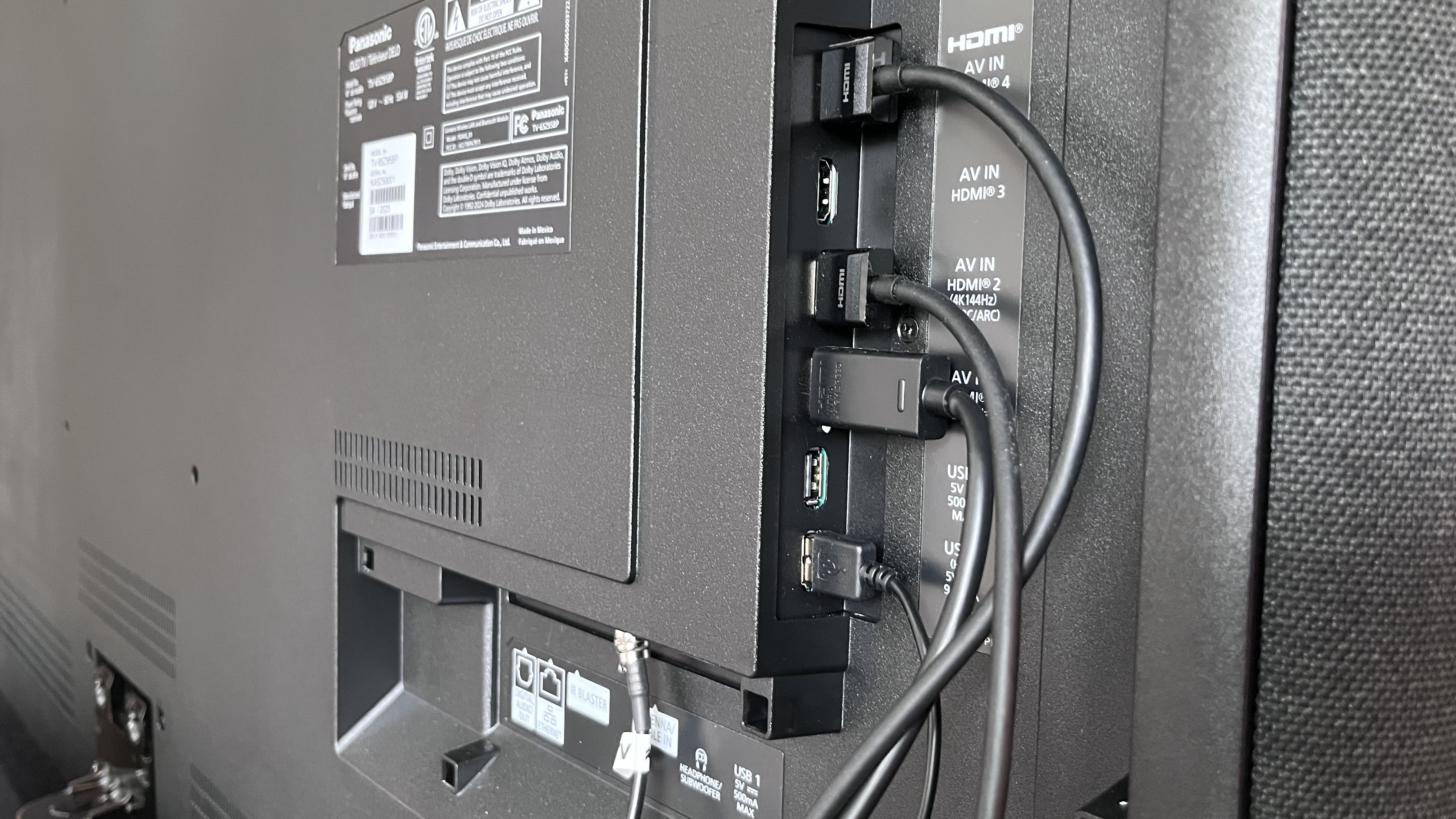 Panasonic z95b rear panel ports