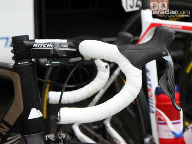 Alexander Kristoff (Katusha) seems to prefer Ritchey's WCS Carbon Monocurve integrated fiber cockpit