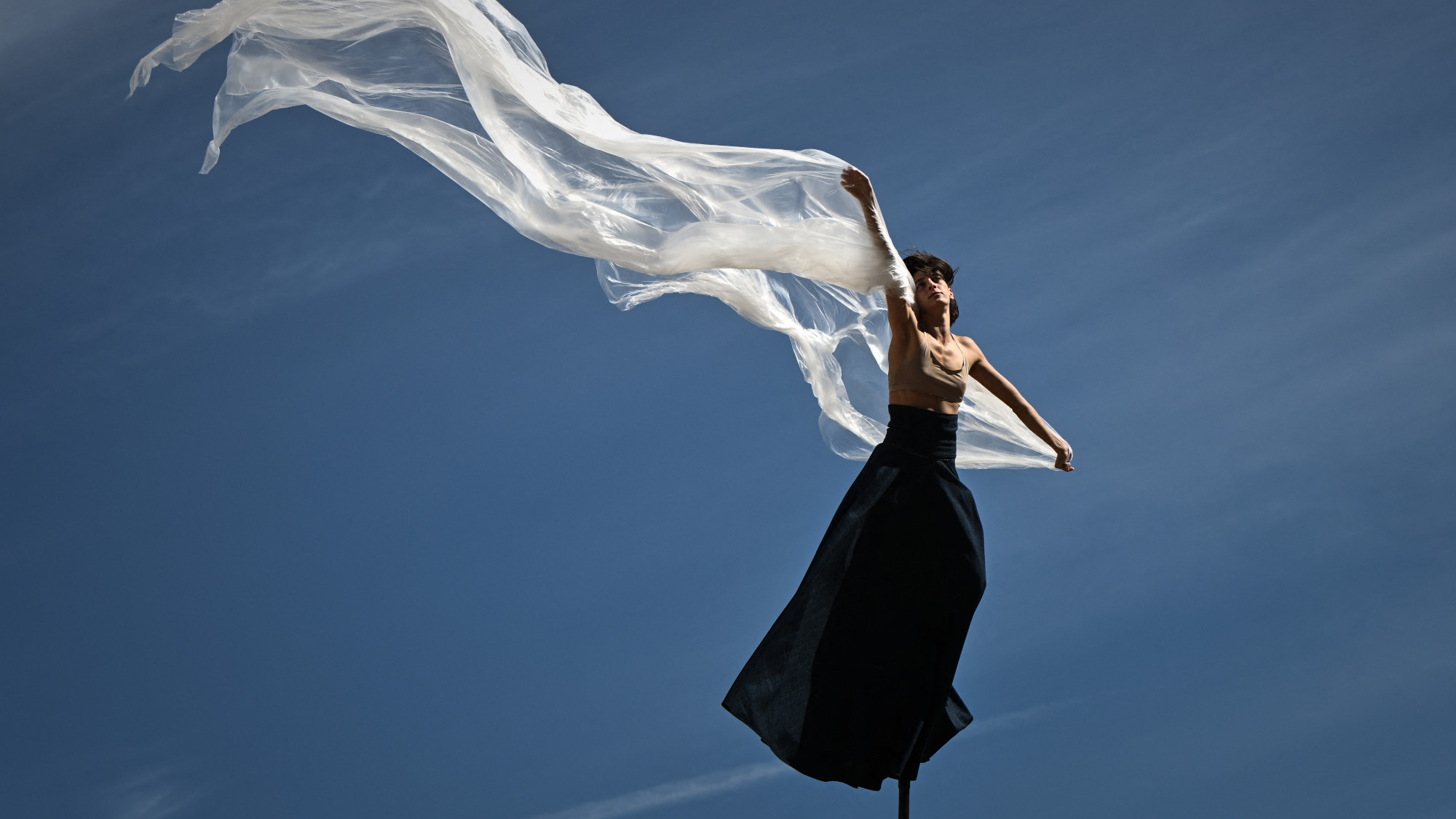 A performer from Gratte Ciel