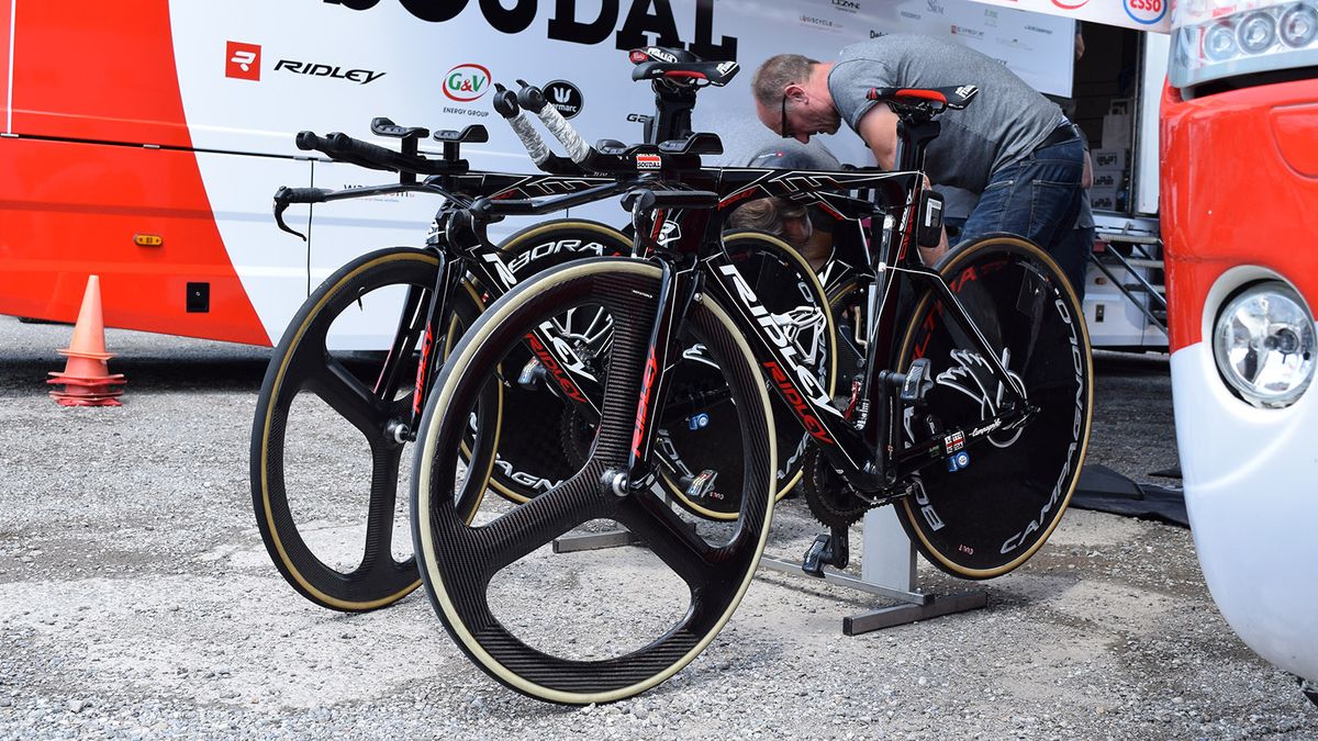 Several riders from several different teams opt for HED H3 front wheels for their TT setups