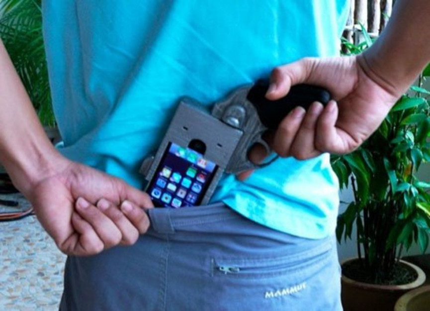 20-absolutely-ridiculous-phone-cases-that-you-didnt-know-could-exist-2-1556727432-RoXx-column-width-inline