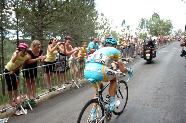 Alexandre Vinokourov (Astana) at the head of the race.
