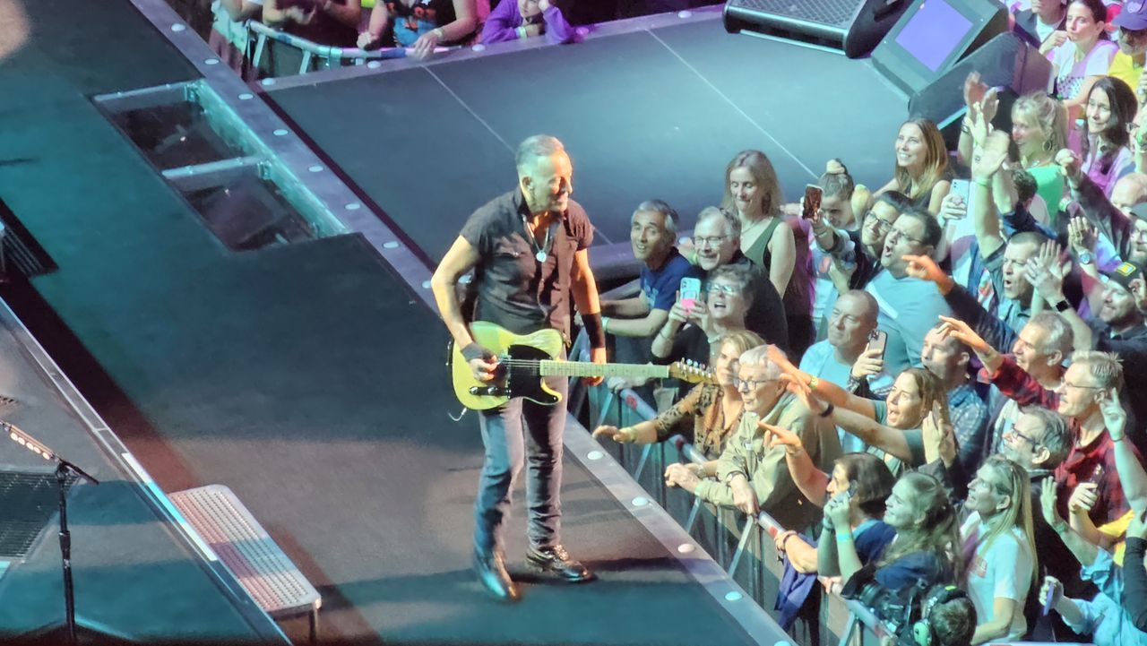 Bruce Springsteen photographed with Samsung Galaxy S23 Ultra 10x zoom