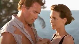 Jaime Lee Curtis and Arnold Schwarzenegger in True Lies screenshot