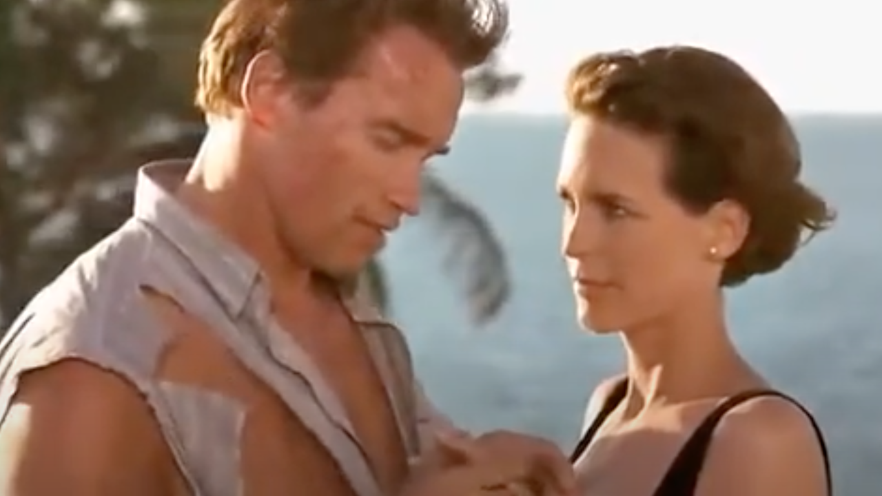 Jaime Lee Curtis and Arnold Schwarzenegger in True Lies screenshot