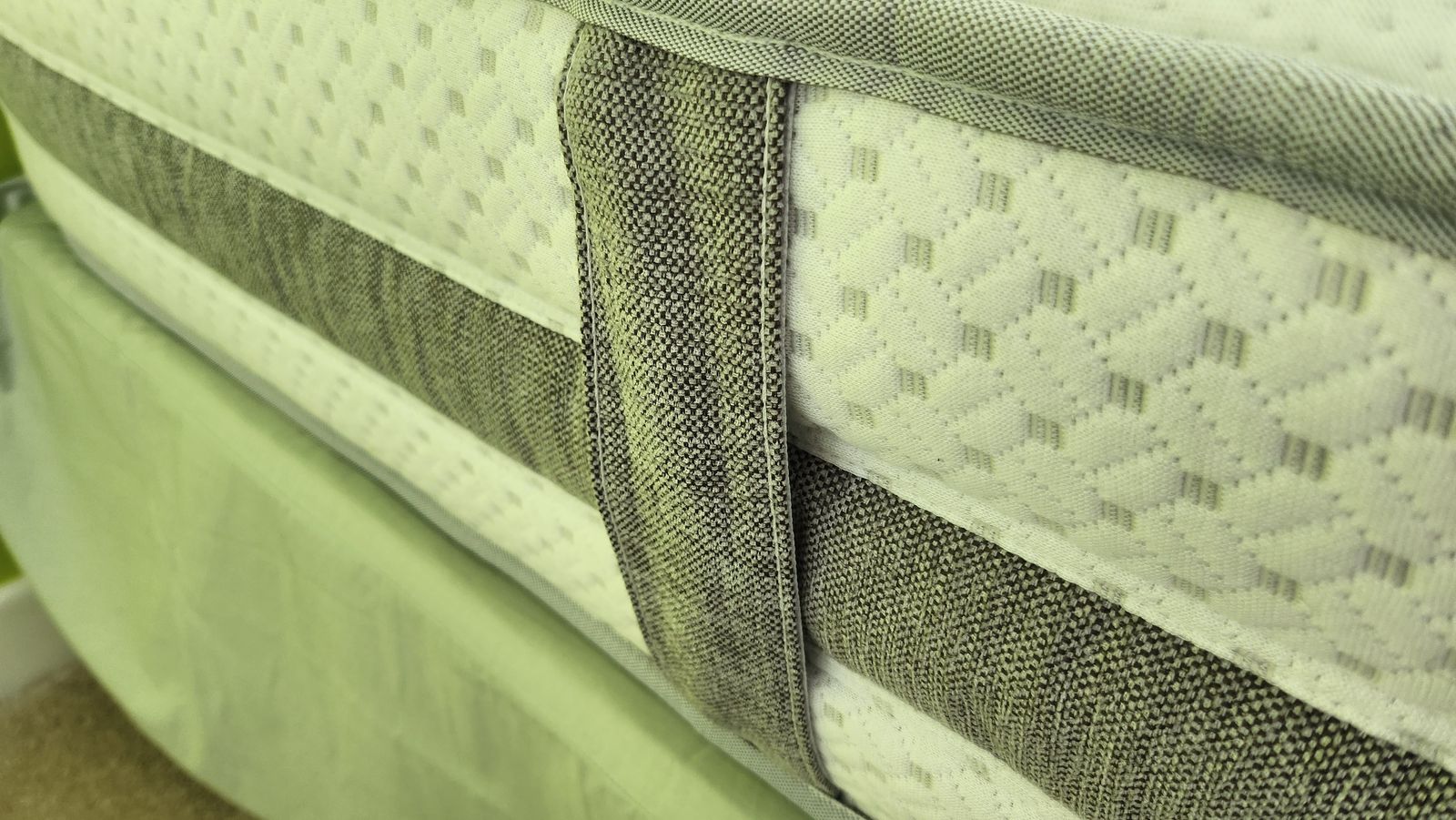 Silentnight Lift Rejuvenate 1600 Pocket Mattress review T3