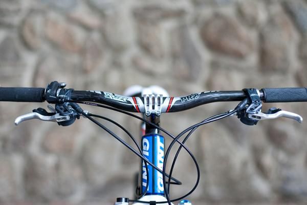 Like teammate Adam Craig, Emmett prefers a wide, low-rise bar for the additional control it provides.