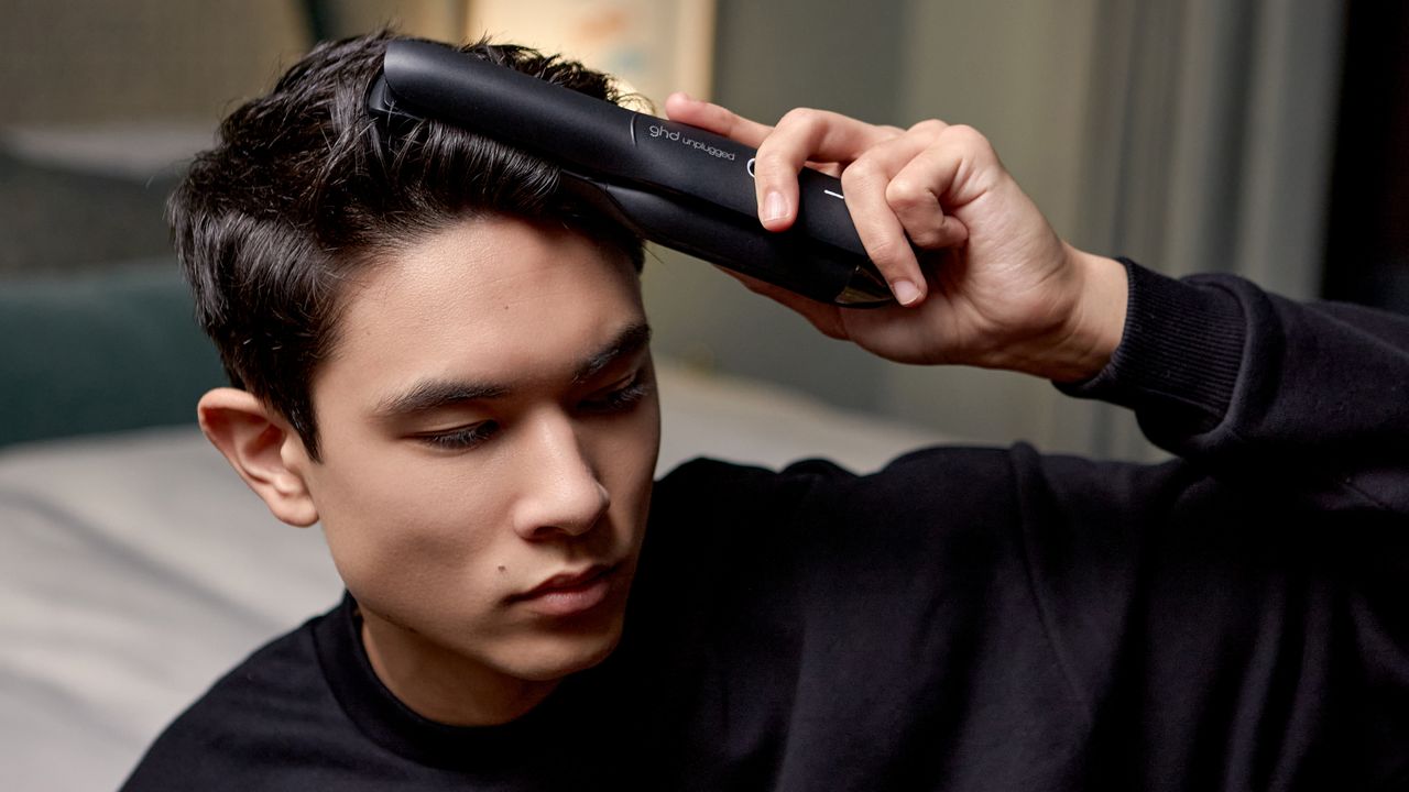 GHD Unplugged styler